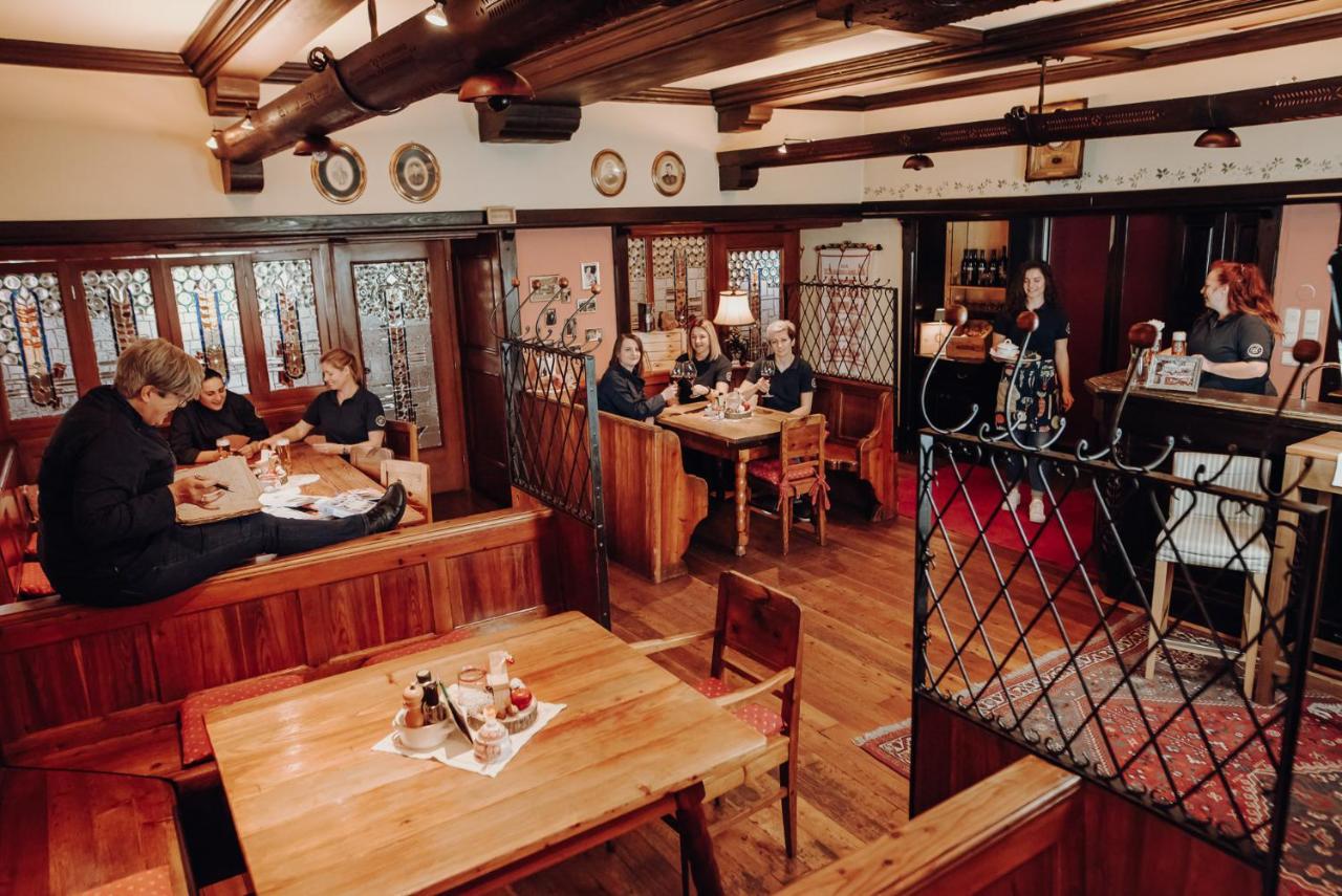 Hotel Der Eberhard - Wohnen & Essen Bei Ilse Sankt Michael in Obersteiermark Exterior foto